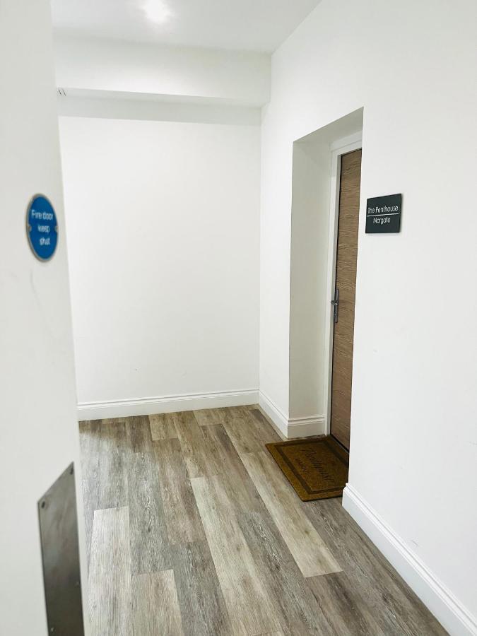 The Penthouse Margate, Balconies, Sea View, Gated Parking, Air Con! Apartment ภายนอก รูปภาพ